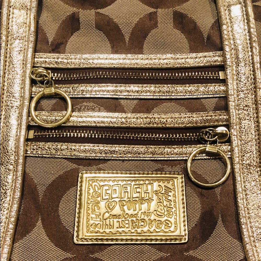 Coach - Poppy handbag. Tan bag with gold straps